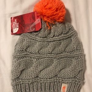 North face women’s Pom Pom beanie hat